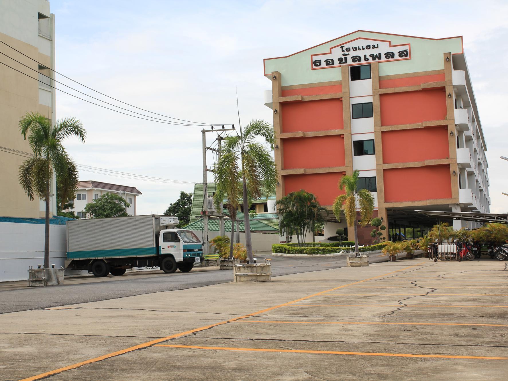 Ava Hotel Phitsanulok Exterior photo